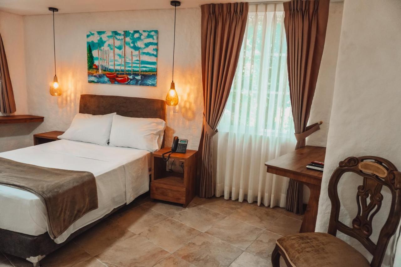 Hotel Casa Del Hidalgo 4*
