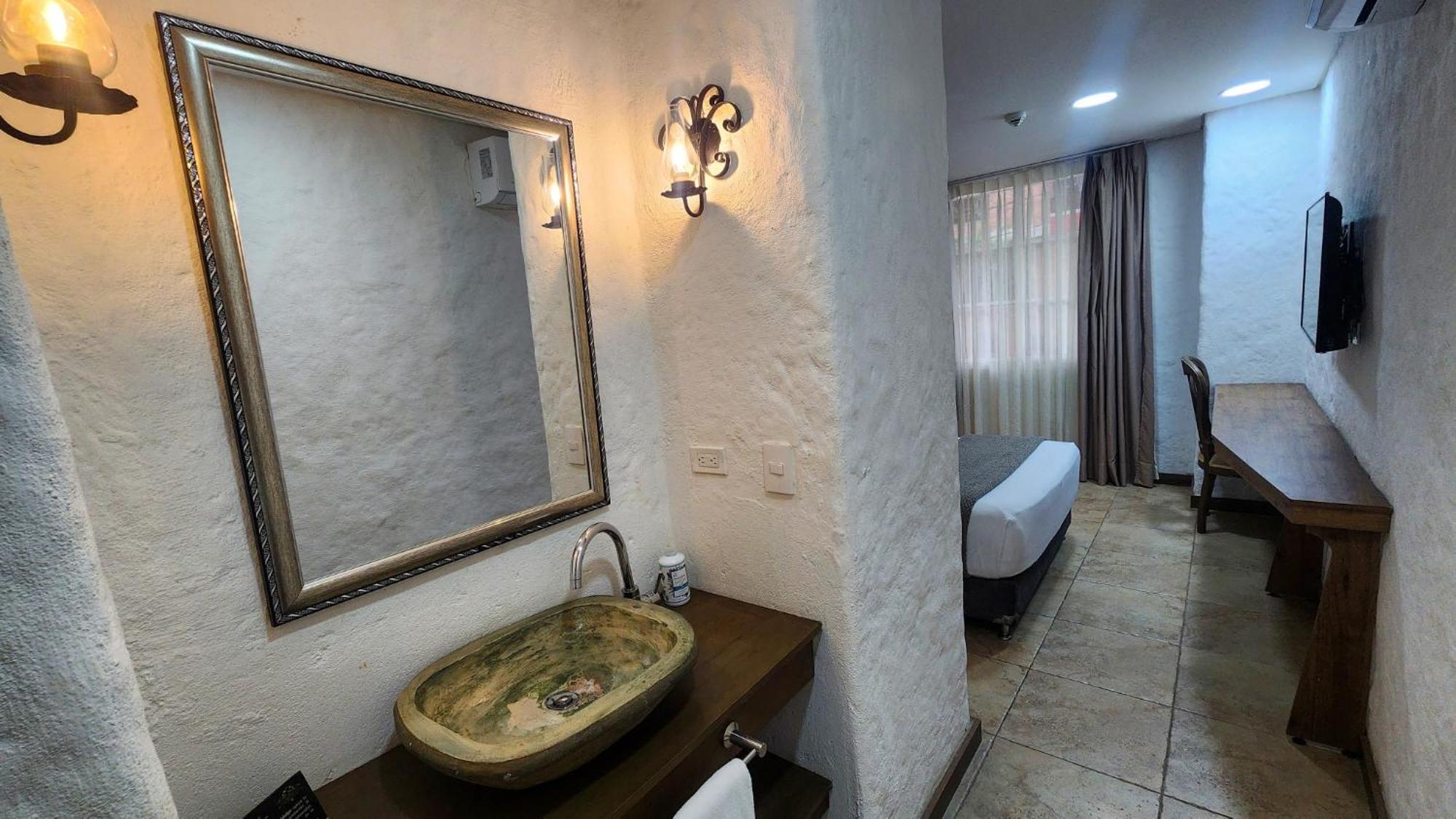 Casa Del Hidalgo Centenario 4* Cali